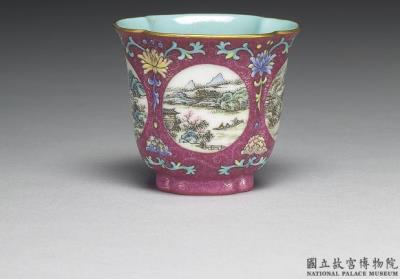 图片[2]-Cup with landscape on red ground in falangcai polychrome enamels, Qing dynasty, Qianlong reign (1736-1795)-China Archive